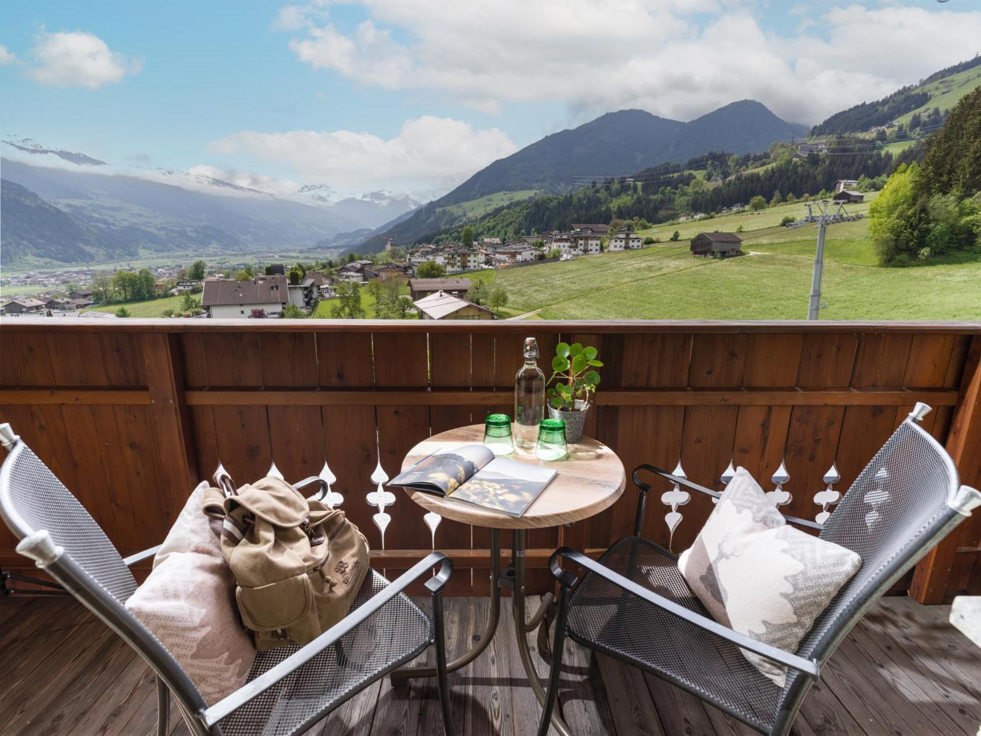 Hotel Waldfriede - Der Logenplatz Im Zillertal Fuegen Ngoại thất bức ảnh